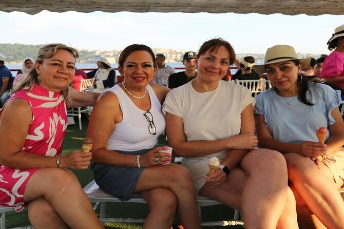 2 Hours Bosphorus Cruise Boat Tour in Istanbul - Asian Side Highlights: Beylerbeyi, Hagia Sophia, and Topkapi Glimpses