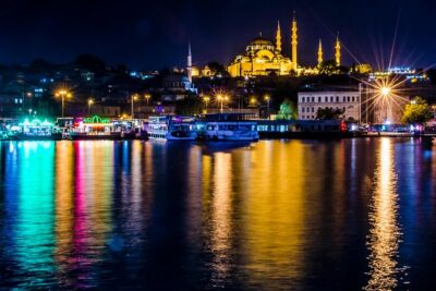 Bosphorus Dinner Cruise with Folk Dance and Live Performances - Dinner on Long Tables: What’s Included, What to Expect, and How to Avoid Disappointment