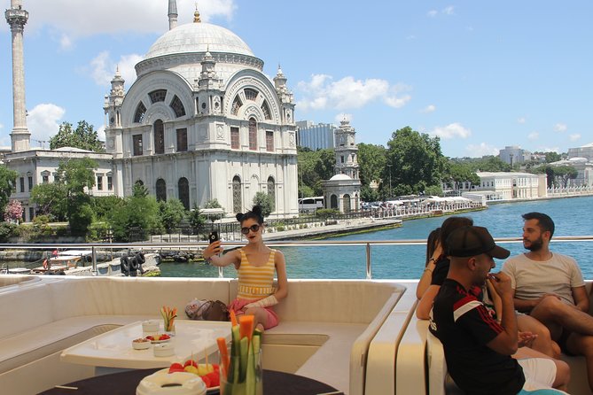 Bosphorus Luxury Lunch Cruise & Black Sea Swimming Experience - Black Sea swimming: when it works, and when it might not