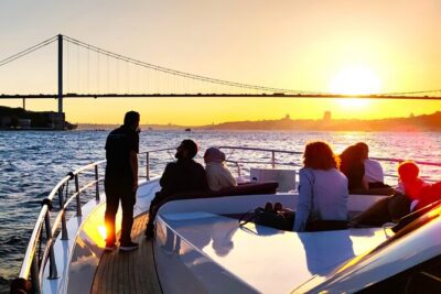 Bosphorus Sunset: An Enchanting Yacht Cruise in Istanbul - Meeting point and pickup: the part that can make or break your evening