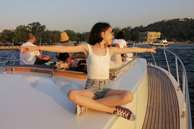 Bosphorus Sunset Cruise on Luxury Yacht with Transfers - Dolmabahçe Palace and Cırağan Palace: the European-side showpieces