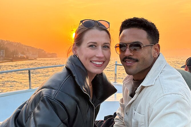 Bosphorus Sunset Cruise on Luxury Yacht with Transfers - Rumeli Hisarı, Fatih Sultan Mehmet Bridge, and Anadolu Hisarı