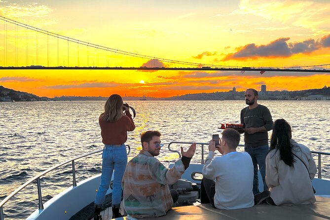 Bosphorus Sunset or Daytime Yacht Cruise with Snacks & Live Guide - Dolmabahçe Palace: The Classic Istanbul Landmark Seen at Human Scale