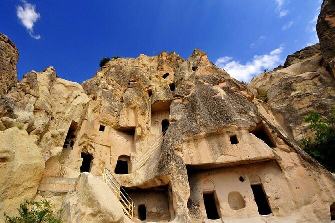 Cappadocia Dream: 2-Days Tour from Istanbul & Balloon Ride Option - Guides and communication: where the reviews consistently land
