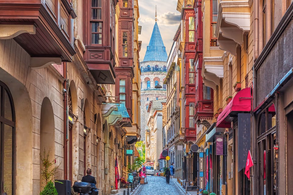 Galata Tower: Skip-the-Line Ticket with Audio or Guided Tour - The self-guided audio tour: best for flexible days