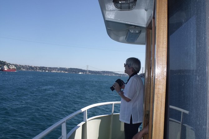 Half-Day Bosphorus Cruise to Black Sea from Istanbul with Lunch - Lunch on board: meze plus grilled chicken or fish (and how to make it work)