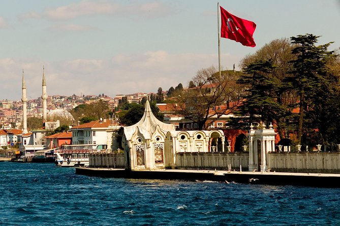 Half-Day Bosphorus Cruise to Black Sea from Istanbul with Lunch - What to bring: the practical deck kit for Istanbul waters