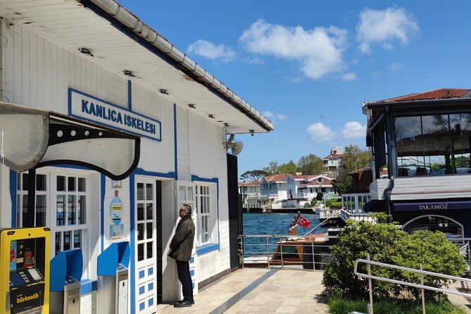 Half Day Bosphorus Cruise with Stopover on Asian Side - Kanlıca Meydanı on the Asian Side: Yogurt and a Quick Reality Check