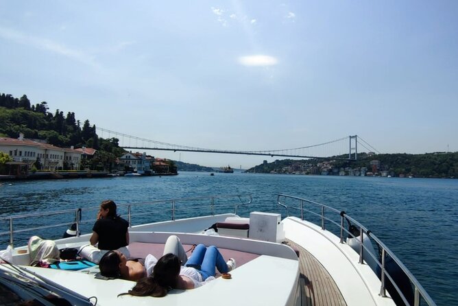 Half Day Bosphorus Cruise with Stopover on Asian Side - Food, Tea, Coffee, and the Onboard Rhythm