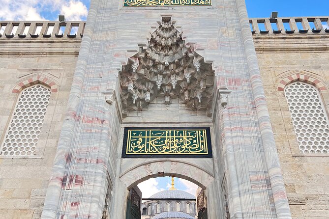 ISTANBUL BEST: Iconic Landmarks Full Day PRIVATE Guided City Tour - Grand Bazaar (or Spice Market on Sundays): browsing with a guide’s guardrails