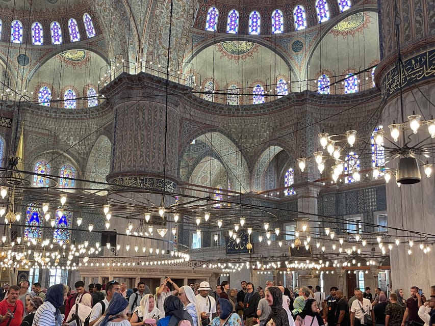 Istanbul: Blue Mosque, Basilica Cistern, & Hagia Sophia Tour - Finding Your Starting Point at the Hippodrome (and the MegaPass Flag)
