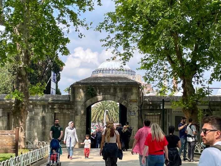 Istanbul: Blue Mosque, Basilica Cistern, & Hagia Sophia Tour - Walking Into Sultanahmet: Quick Context, Useful Photos