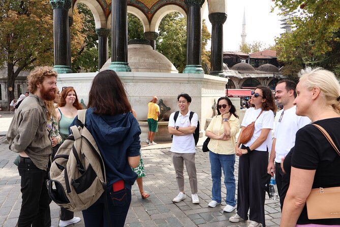 Istanbul: Blue Mosque, Hagia Sophia & Sultanahmet Tour - What to Expect Day-Of: Crowds, Rain, and Keeping the Group Together