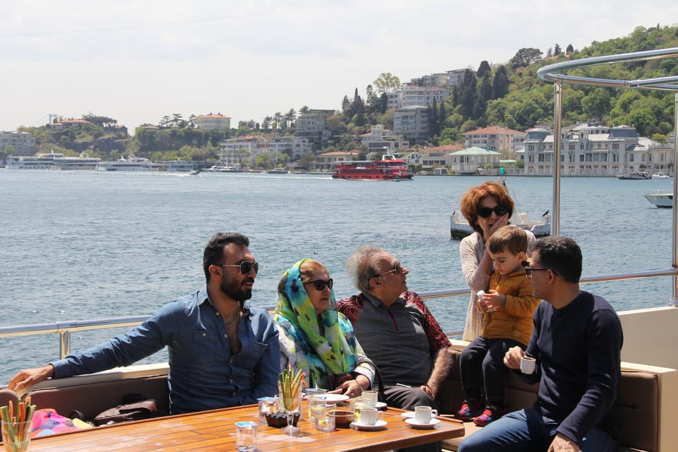 Istanbul: Bosphorus and Black Sea Cruise with Lunch - Cruising Toward the Asian Side: Beylerbeyi, Üsküdar, and the Maiden’s Tower