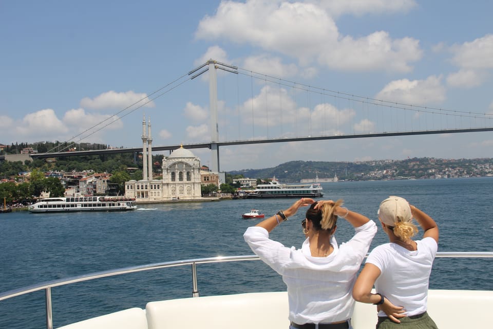 Istanbul: Bosphorus and Black Sea Cruise with Lunch - Lunch on Board: Two Courses, Soft Drinks, and a Real Break