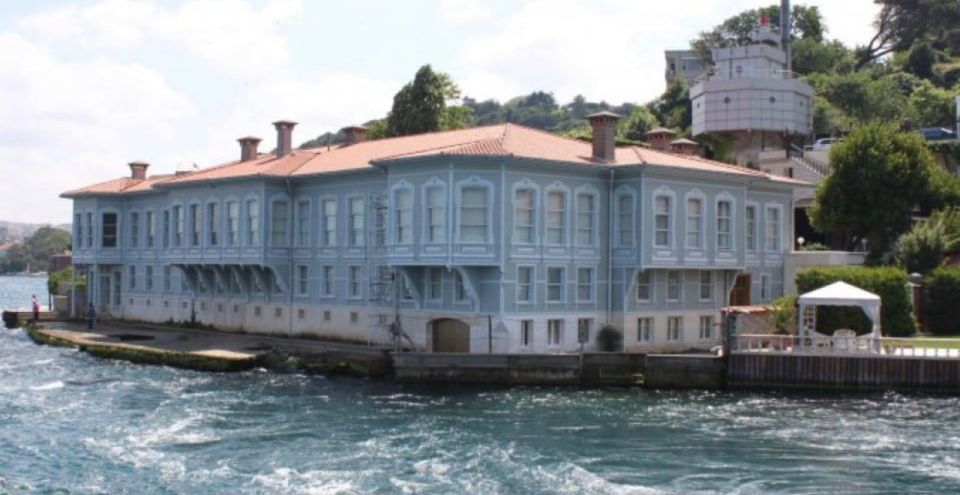 Istanbul: Bosphorus And Golden Horn Morning or Sunset Cruise - Hotel pickup, coach rides, and how the 3-hour timing feels