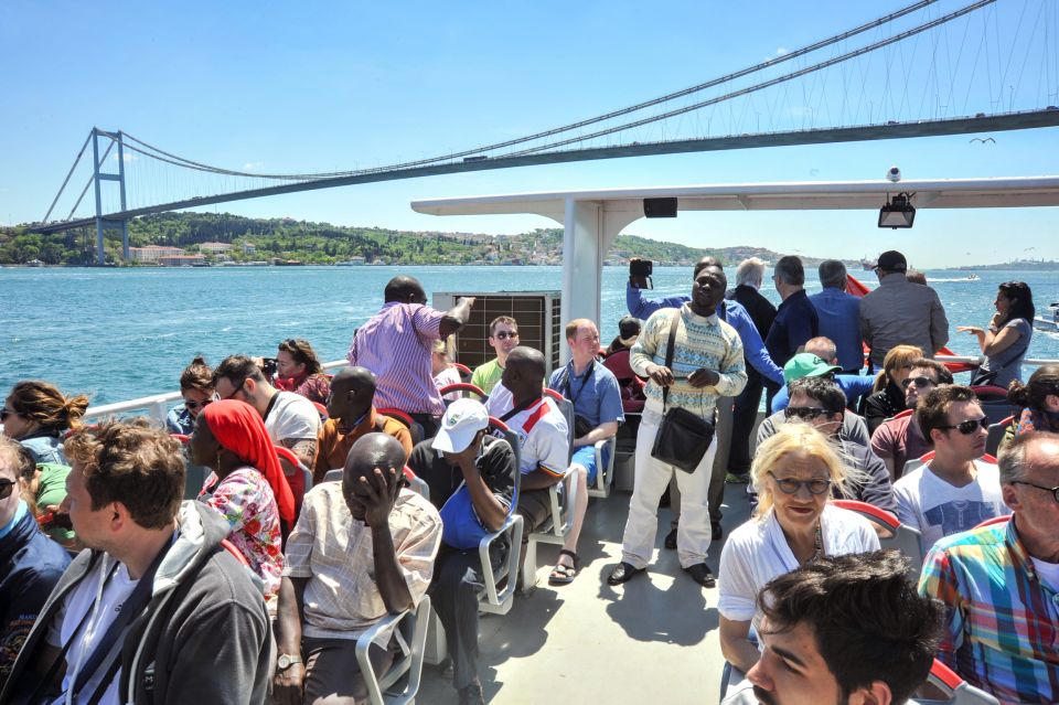 Istanbul: Bosphorus Cruise w/Audio Guide and Sunset Option - Audio guide on smartphone: the practical way to learn without paying for a second tour