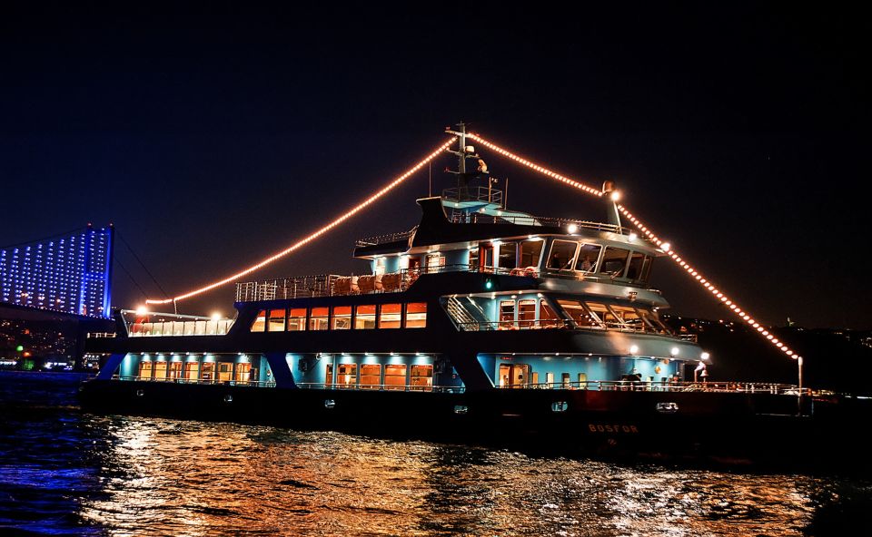Istanbul: Bosphorus Dinner Cruise w/ Drinks & Entertainment - Ottoman palaces and fortresses: Beylerbeyi and the defensive shoreline