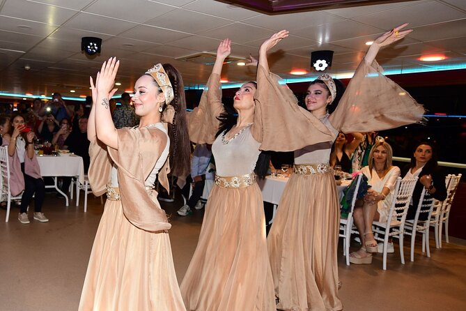 Istanbul Bosphorus Dinner Cruise with Drinks and Shows - Seating, Comfort, and How to Get the Best Views