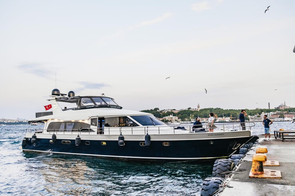 Istanbul: Bosphorus Sunset Cruise on a Luxury Yacht - The Bosphorus at Sunset: Why the View Works So Well