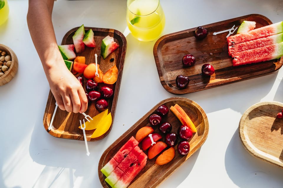 Istanbul: Bosphorus Sunset Cruise on a Luxury Yacht - Included Drinks and Snacks: What You Actually Get