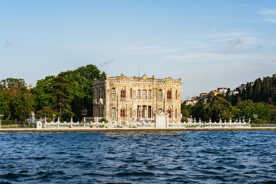 Istanbul: Bosphorus Sunset Cruise on a Luxury Yacht - Bosphorus Bridge to Arnavutköy and Bebek: How the City Breathes