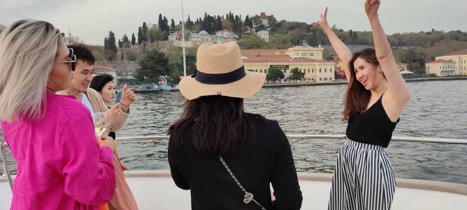 Istanbul: Bosphorus Sunset Cruise on Yacht with Live Guide - Landmark Views You’ll Want to Frame Correctly