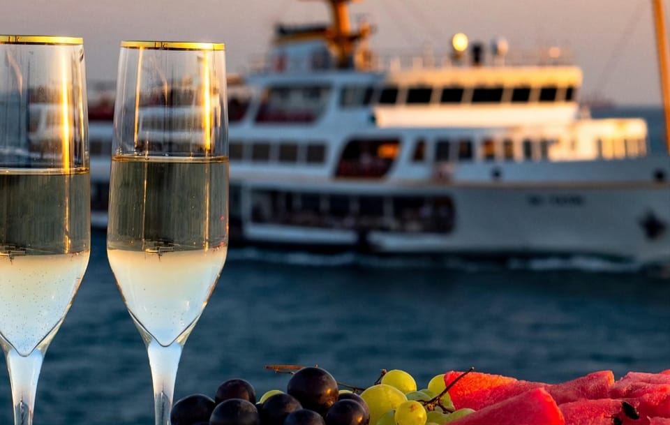 Istanbul: Bosphorus Sunset Cruise with Drinks & Snack - Key things I’d prioritize before you book