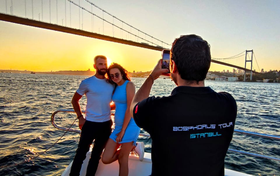 Istanbul: Bosphorus Sunset Yacht Cruise with Live Guide - Why the Bosphorus at Sunset Beats Another Stroll