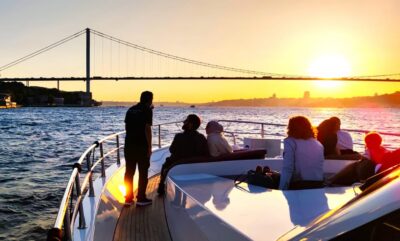 Istanbul: Bosphorus Sunset Yacht Cruise with Live Guide - The Live Guide Experience: English Narration With Real Timing