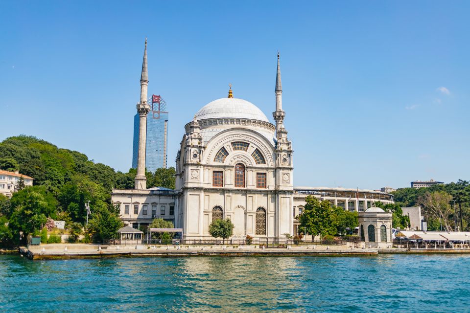 Istanbul: Bosphorus Yacht Cruise with Stopover on Asian Side - Key highlights at a glance