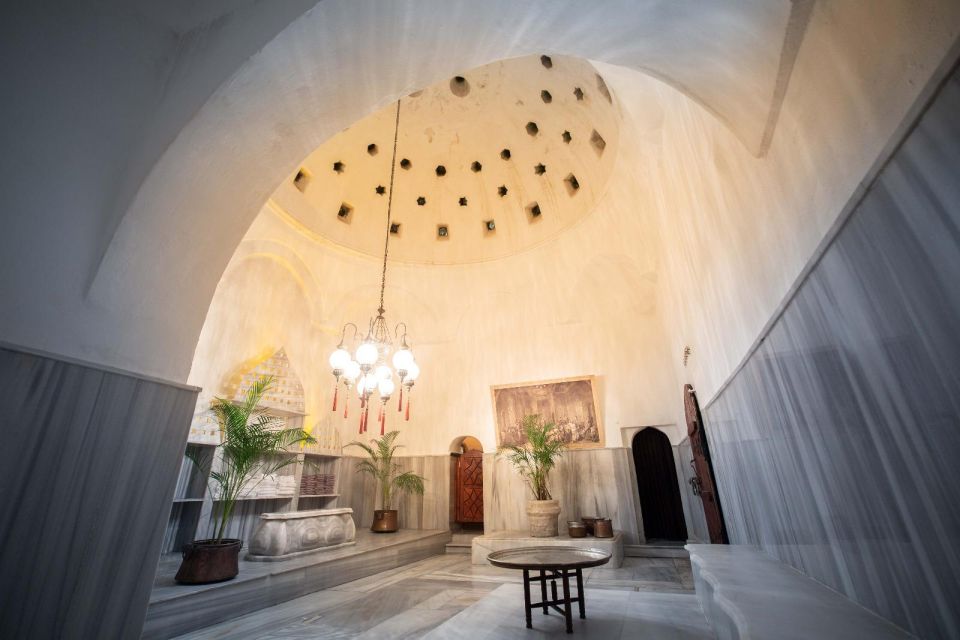 Istanbul: Cagaloglu Hamam Experience - Entering the hamam and getting checked in fast