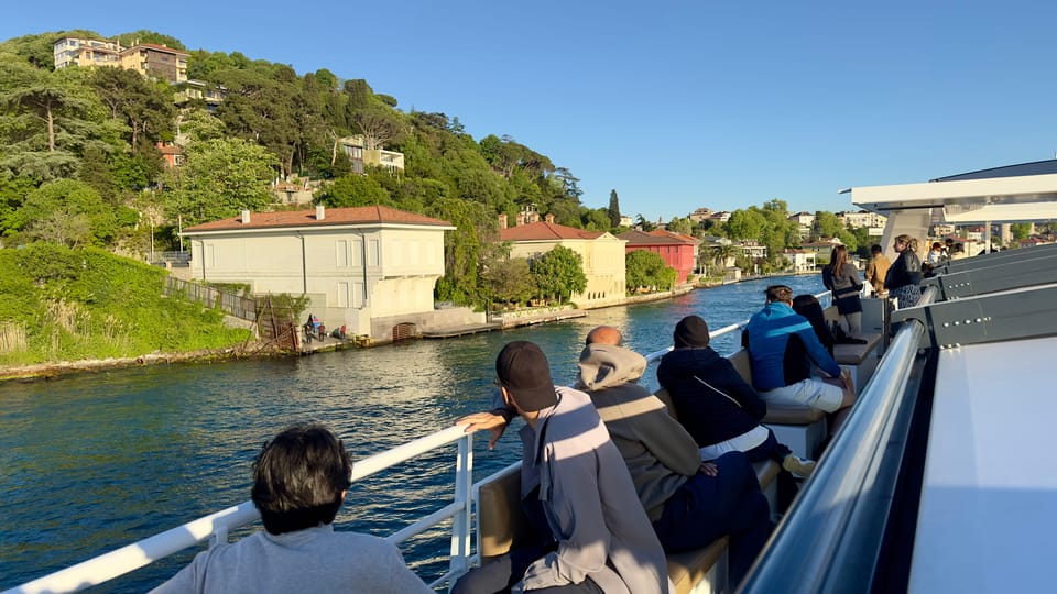 Istanbul: Daytime or Sunset Sightseeing Cruise & Audio Guide - Unlimited drinks plus snacks and optional dinner: what’s really included