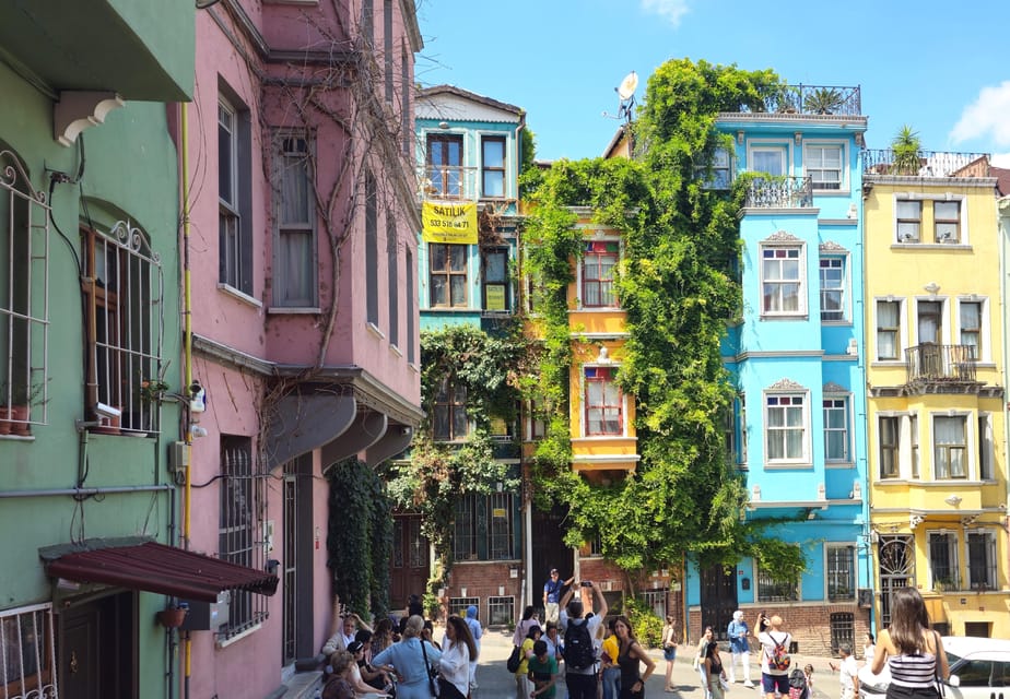 Istanbul: Fener & Balat Guided Tour through Colored Streets - Getting to the meeting point at the Fener seaside bus stop