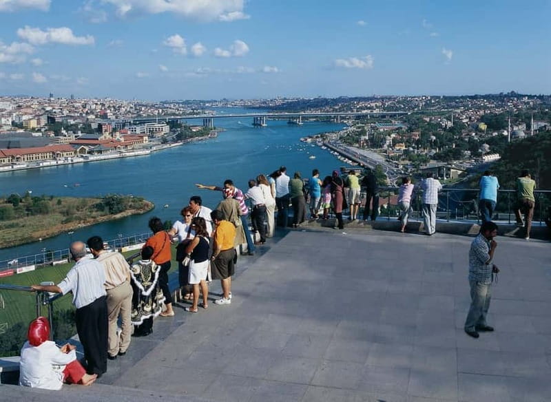 Istanbul: Guided Bosphorus Cruise & Golden Horn Bus Tour - Bosphorus cruise: the landmarks you actually want to see