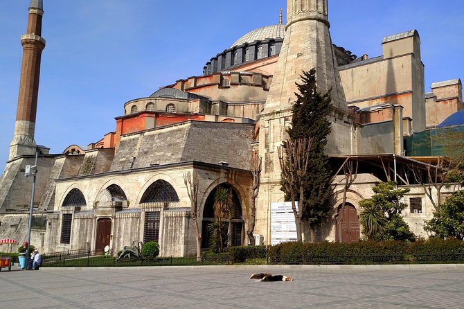 Istanbul Guided Tour Hagia Sophia, Topkapi, Cistern with Tickets - Stop 3: Hagia Sophia Grand Mosque and the “Two Eras at Once” Effect