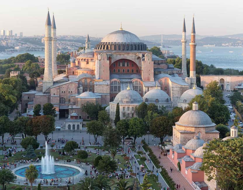 Istanbul: Hagia Sophia and Blue Mosque Tour with Tickets - A smart way to do the Sultanahmet core in 2.5 hours