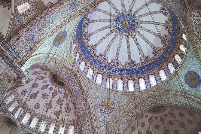 Istanbul Highlights: Guided Tour with Turkish Tea or Coffee - Hagia Sophia Mosque: step inside with context
