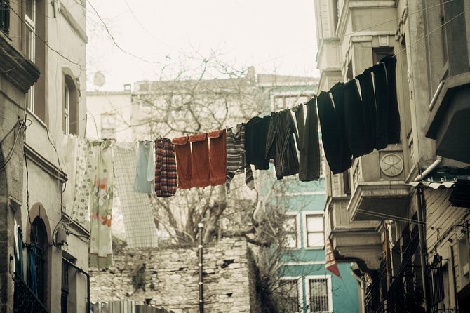 Istanbul Off the Beaten Path Tour with Guide, Lunch and Transfers - Misir Çarşısı (Spice Market) and Süleymaniye Mosque: Two Contrasts That Work