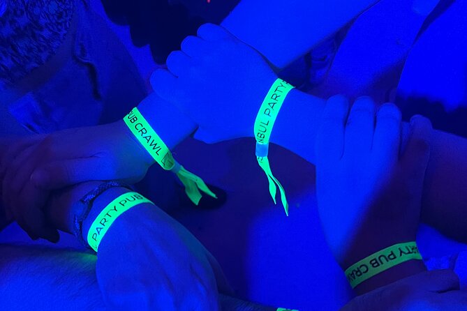 Istanbul Party Pub Crawl with Party Bus in Sultanahmet and Taksim - How to prepare for an easy, high-energy night