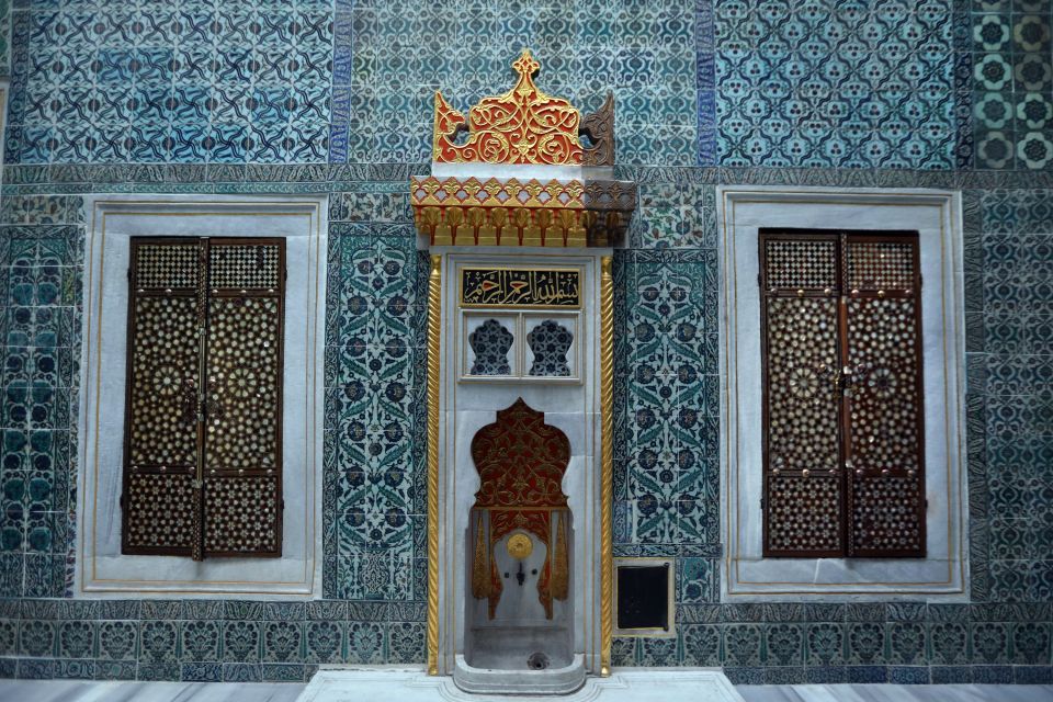 Istanbul: Private Full-Day Old City Highlights Tour - Hagia Sophia and the Blue Mosque: Two Empires, One City Center