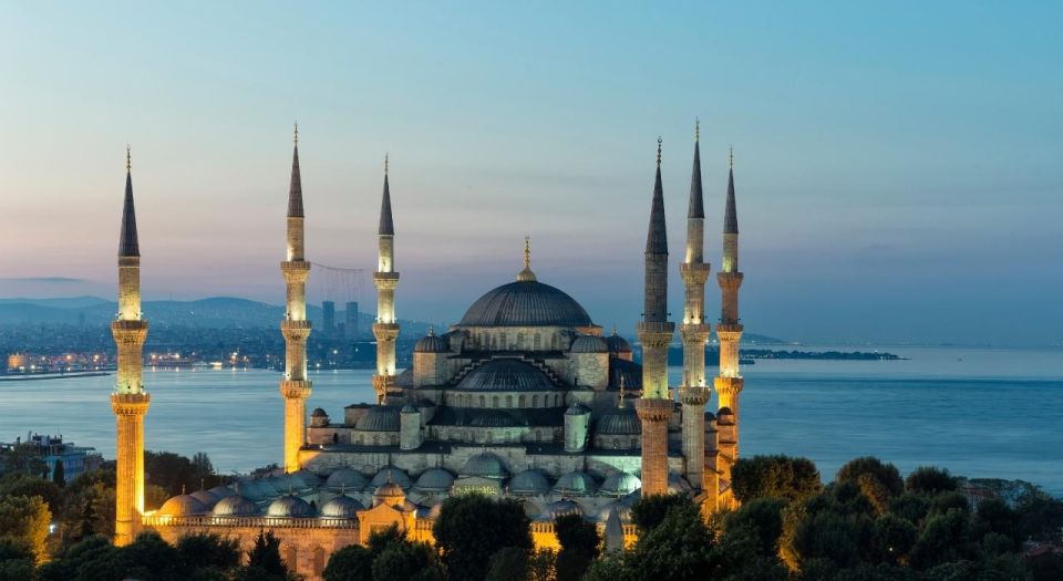 Istanbul: Private Guided Walking Tour - Picking your starting point: German Fountain vs Sultanahmet Park