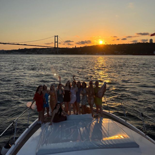 Istanbul: Sunset or Day Small-Group Yacht Cruise with Snacks - The Bosphorus route: what you’ll see and what to notice