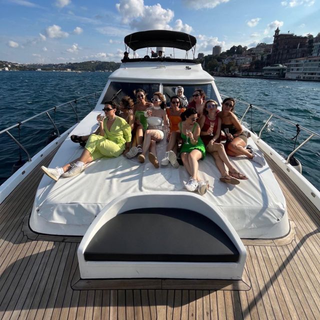 Istanbul: Sunset or Day Small-Group Yacht Cruise with Snacks - Daytime vs Sunset: which option suits your photo style