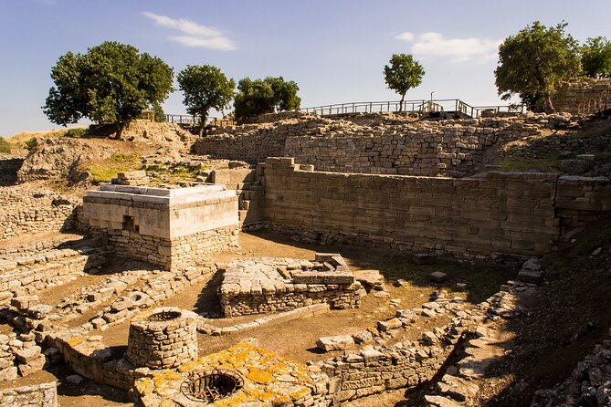 Istanbul to Truva Troy Guided Day Tour with Lunch and Transfers - Dardanelles ferry crossing plus lunch in Eceabat/Canakkale