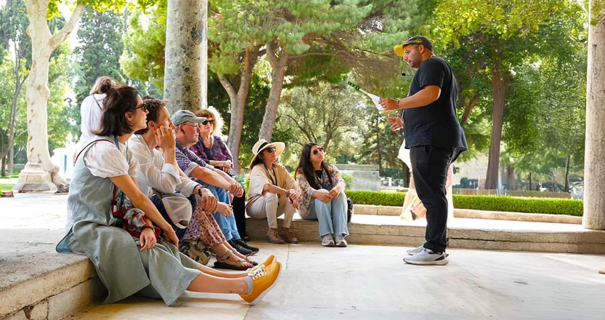 Istanbul: Topkapi and Harem Tour with Skip-the-Line Ticket - Topkapi Palace skip-the-line entry: what you really gain
