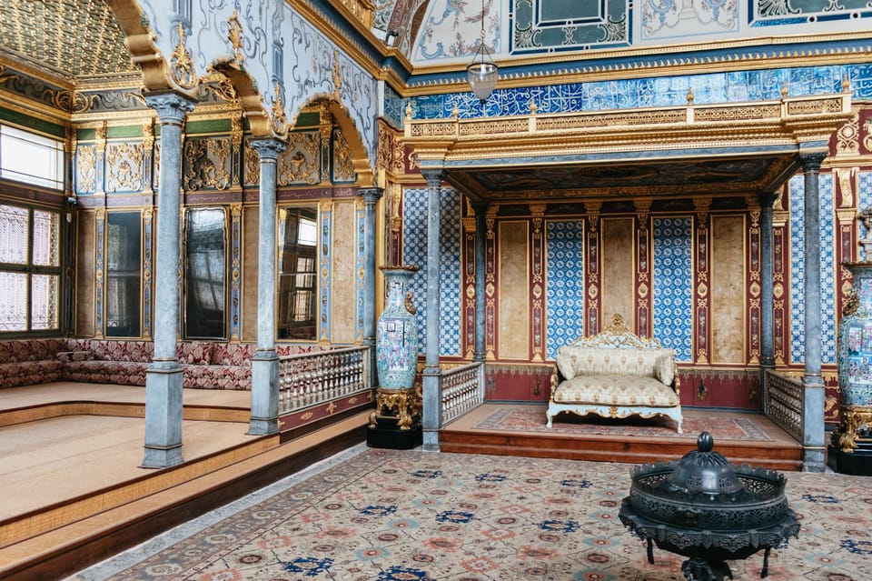 Istanbul: Topkapi Palace and Harem Guided Tour with Ticket - Inside the Harem: private life under the Ottoman court