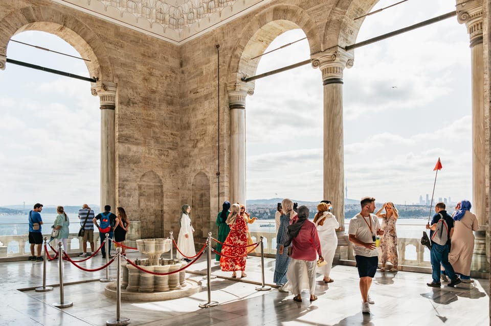 Istanbul: Topkapi Palace and Harem Guided Tour with Ticket - Skip-the-line Topkapi Palace entry: highlights, not chaos