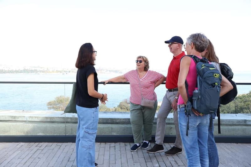 Istanbul: Topkapi Palace and Harem Museum Tour with Ticket - Entering Sultanahmet’s heart at Sultan Ahmed III Fountain
