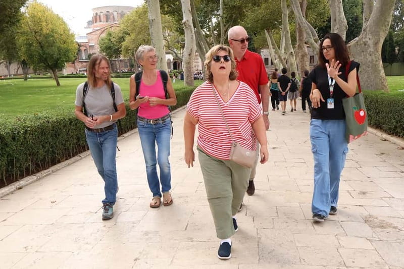 Istanbul: Topkapi Palace and Harem Museum Tour with Ticket - Price and value: what $94 buys you